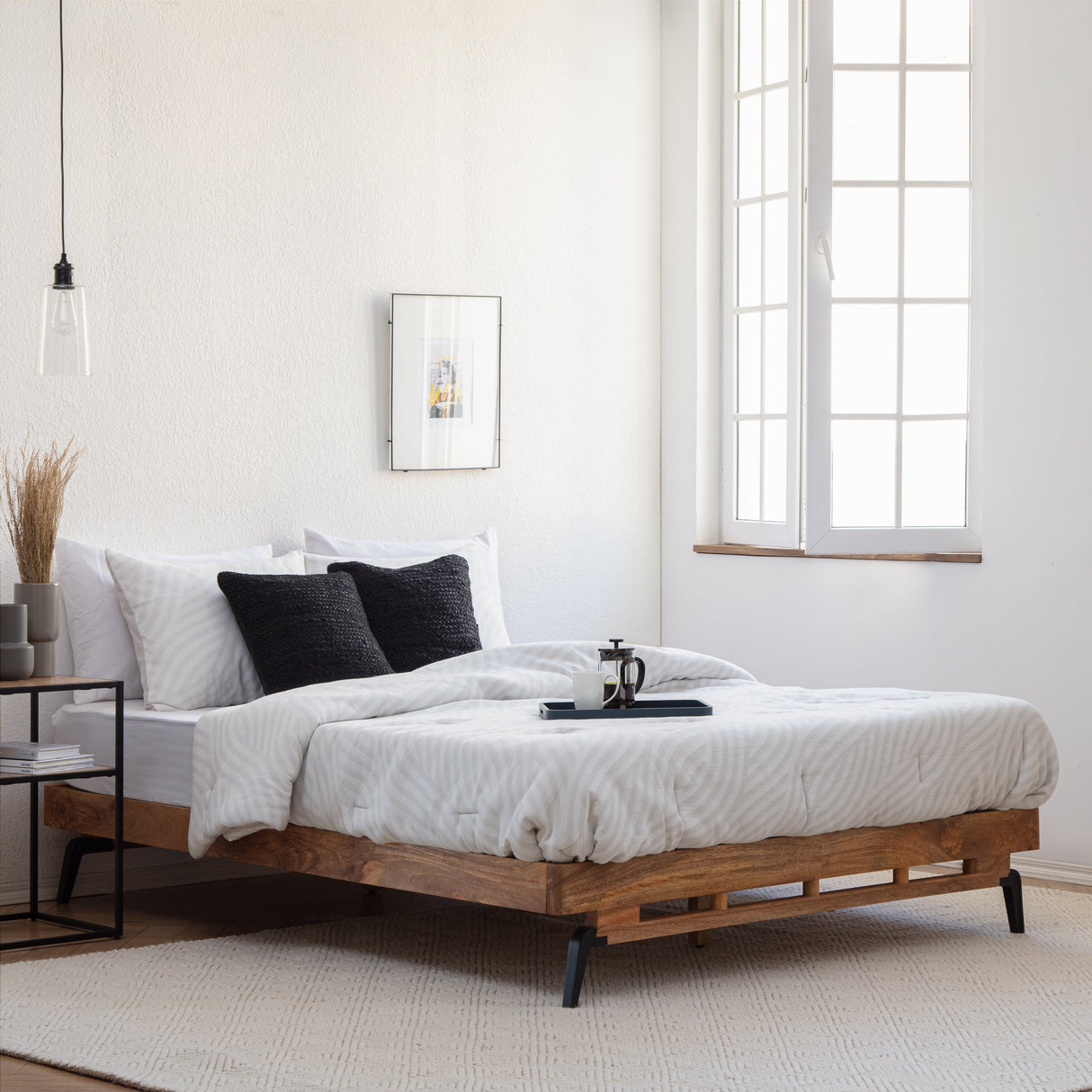 MH London Nelson Mango Rustic Wood Queen-size Platform Bed