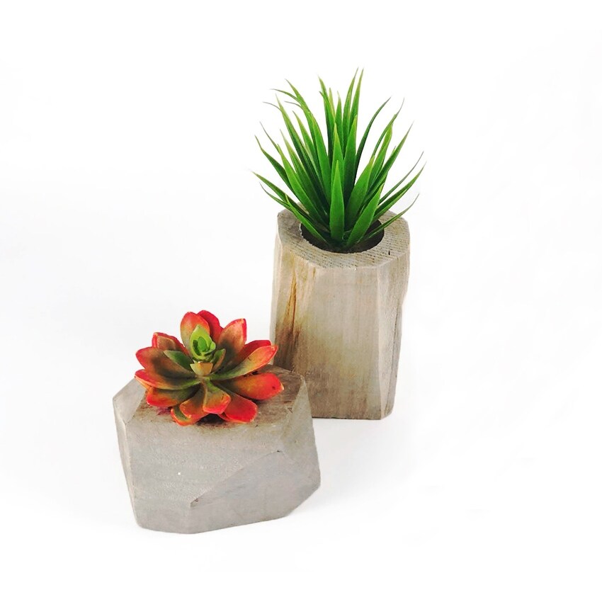 MODA wood pot with plastic plant - L:3.74*3.74*H5.91 S:5.12*4.33*H4.72 - L:3.74*3.74*H5.91 S:5.12*4.33*H4.72
