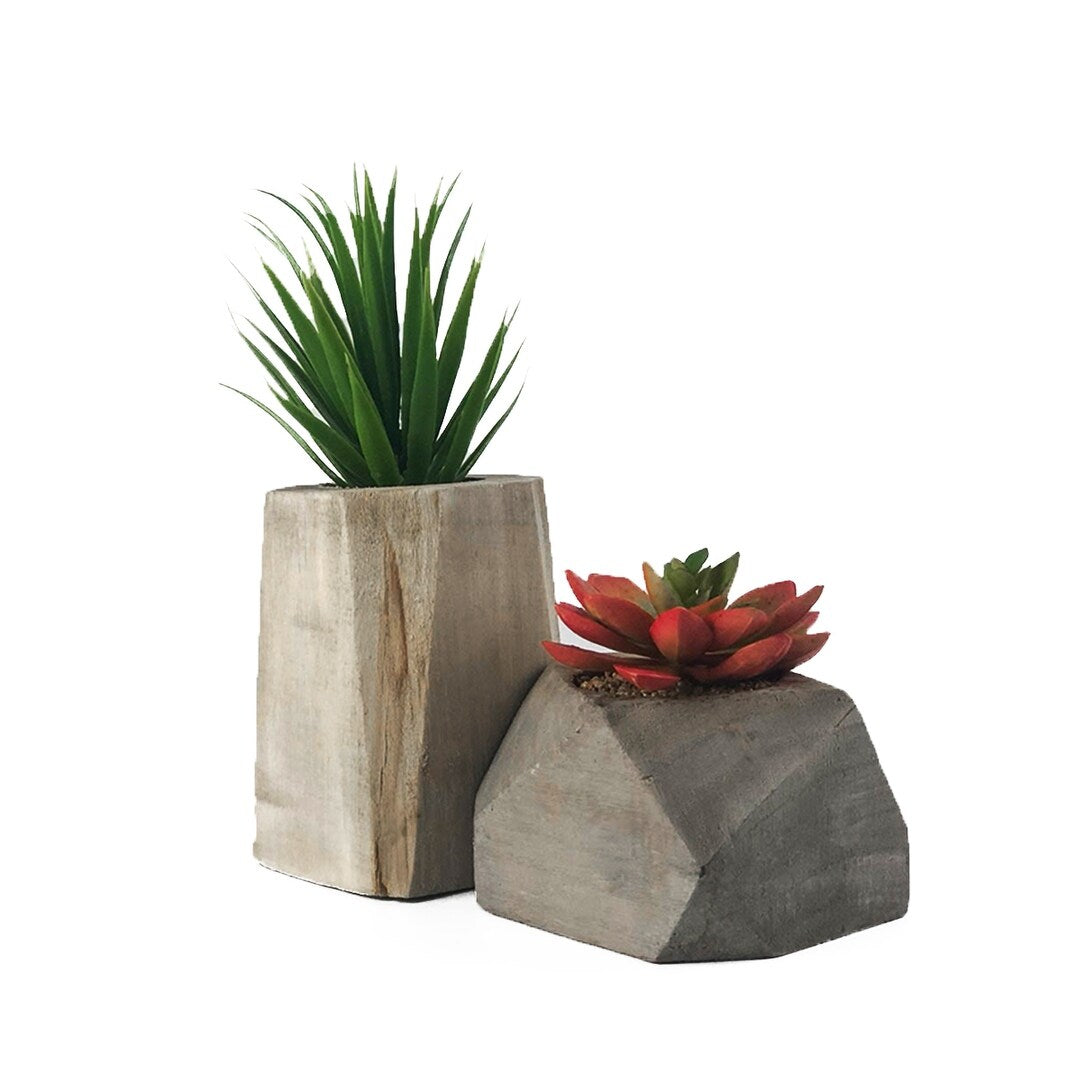 MODA wood pot with plastic plant - L:3.74*3.74*H5.91 S:5.12*4.33*H4.72 - L:3.74*3.74*H5.91 S:5.12*4.33*H4.72