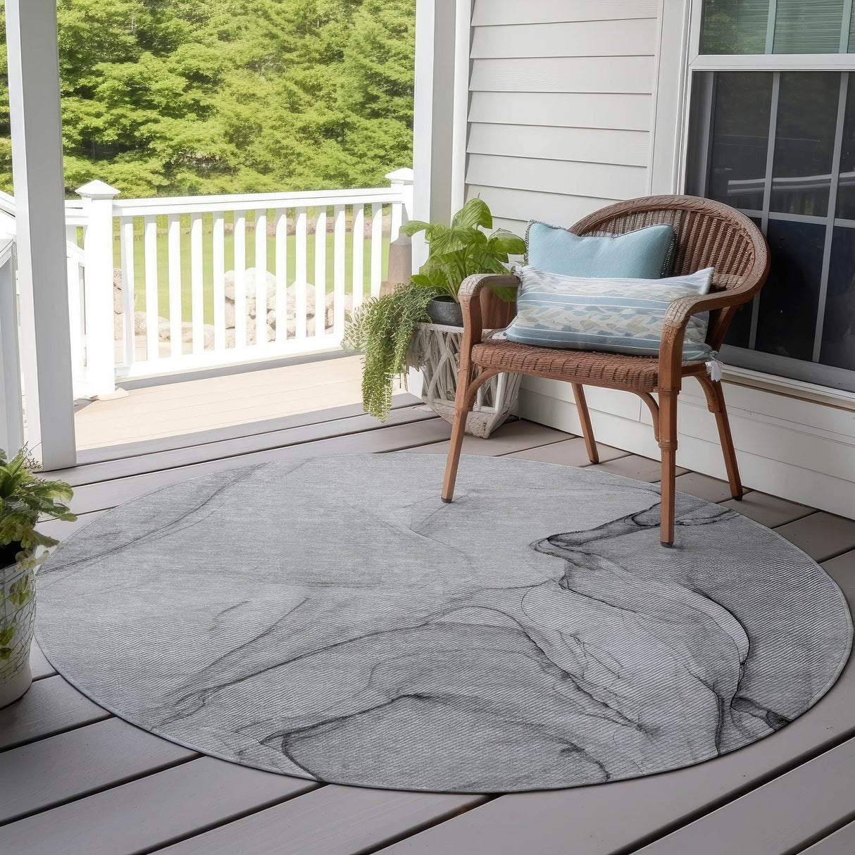 Machine Washable Indoor/ Outdoor Abstract Chantille Rug