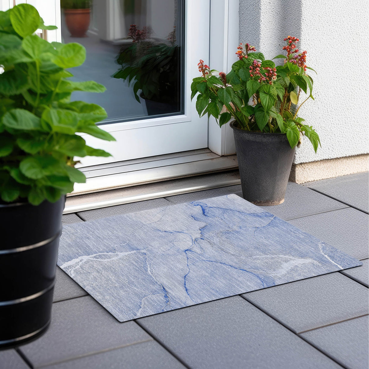 Machine Washable Indoor/ Outdoor Abstract Chantille Rug