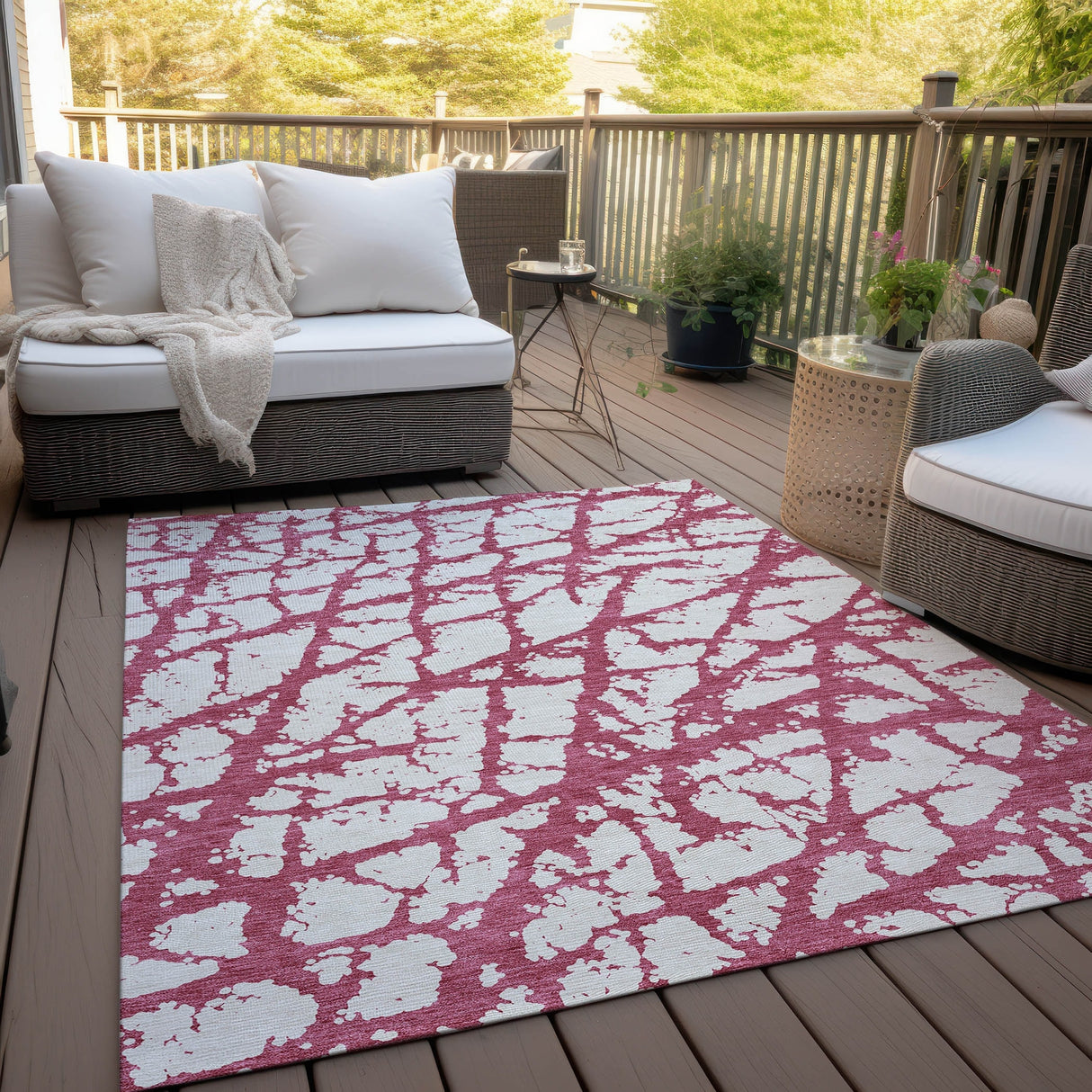 Machine Washable Indoor/ Outdoor Abstract Contemporary Chantille Rug
