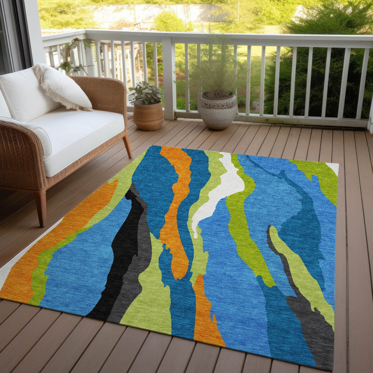 Machine Washable Indoor/ Outdoor Abstract Contemporary Chantille Rug