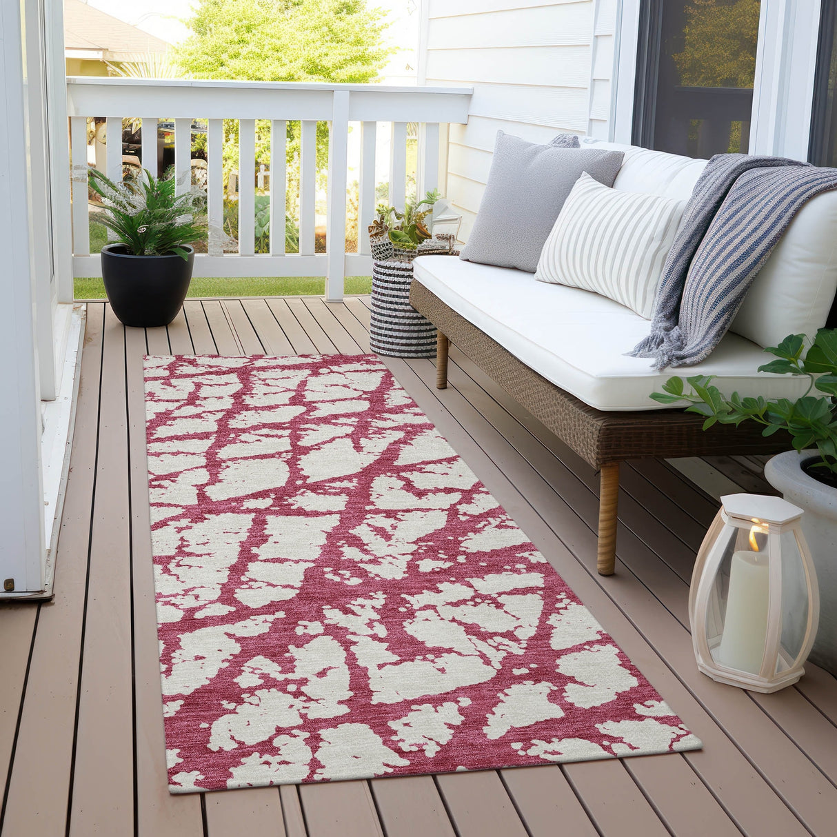 Machine Washable Indoor/ Outdoor Abstract Contemporary Chantille Rug