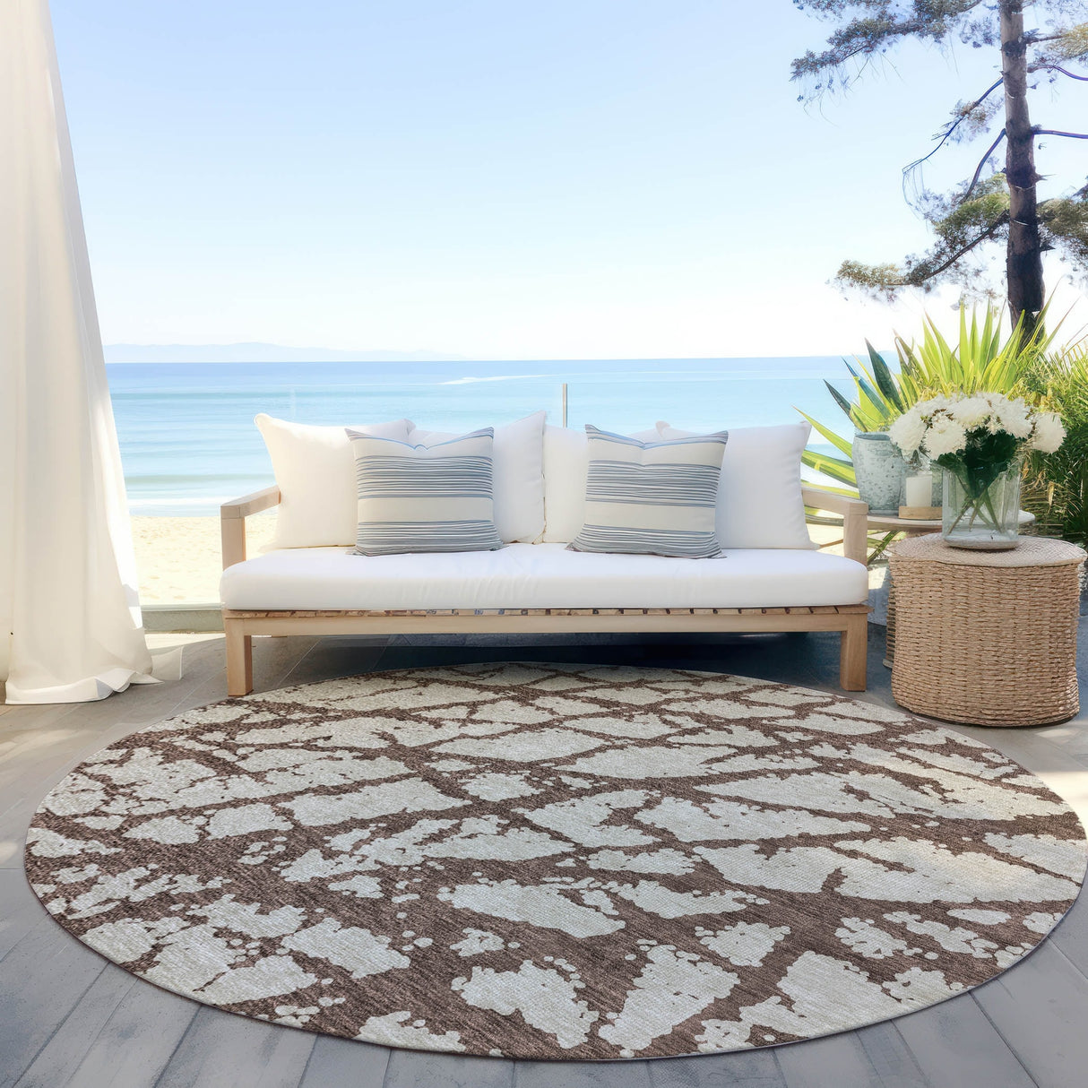 Machine Washable Indoor/ Outdoor Abstract Contemporary Chantille Rug