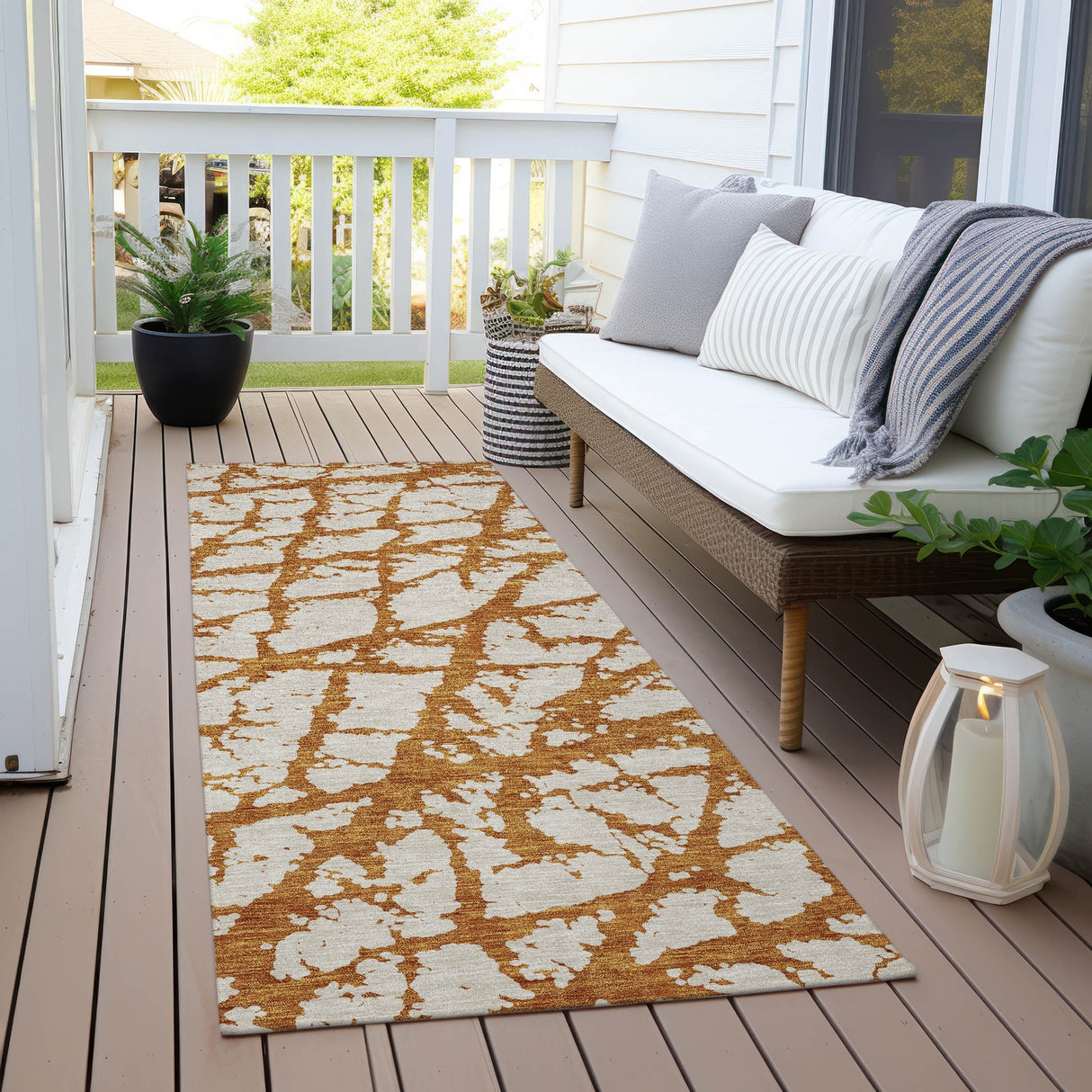 Machine Washable Indoor/ Outdoor Abstract Contemporary Chantille Rug