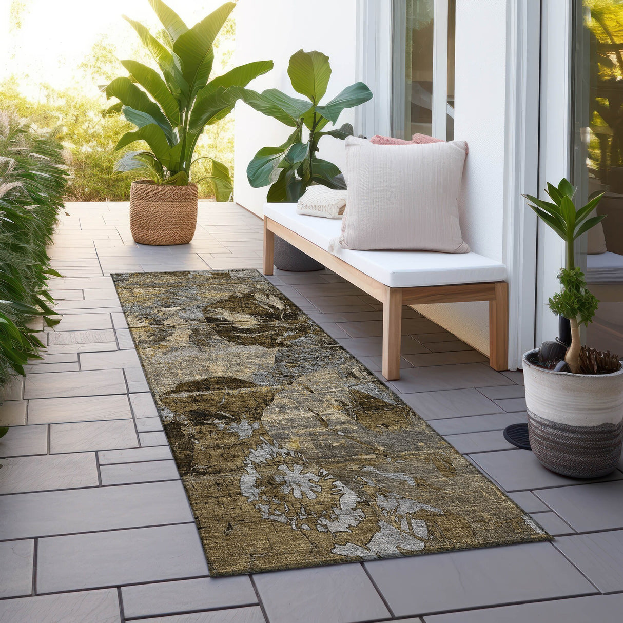 Machine Washable Indoor/ Outdoor Abstract Leaves Chantille Rug