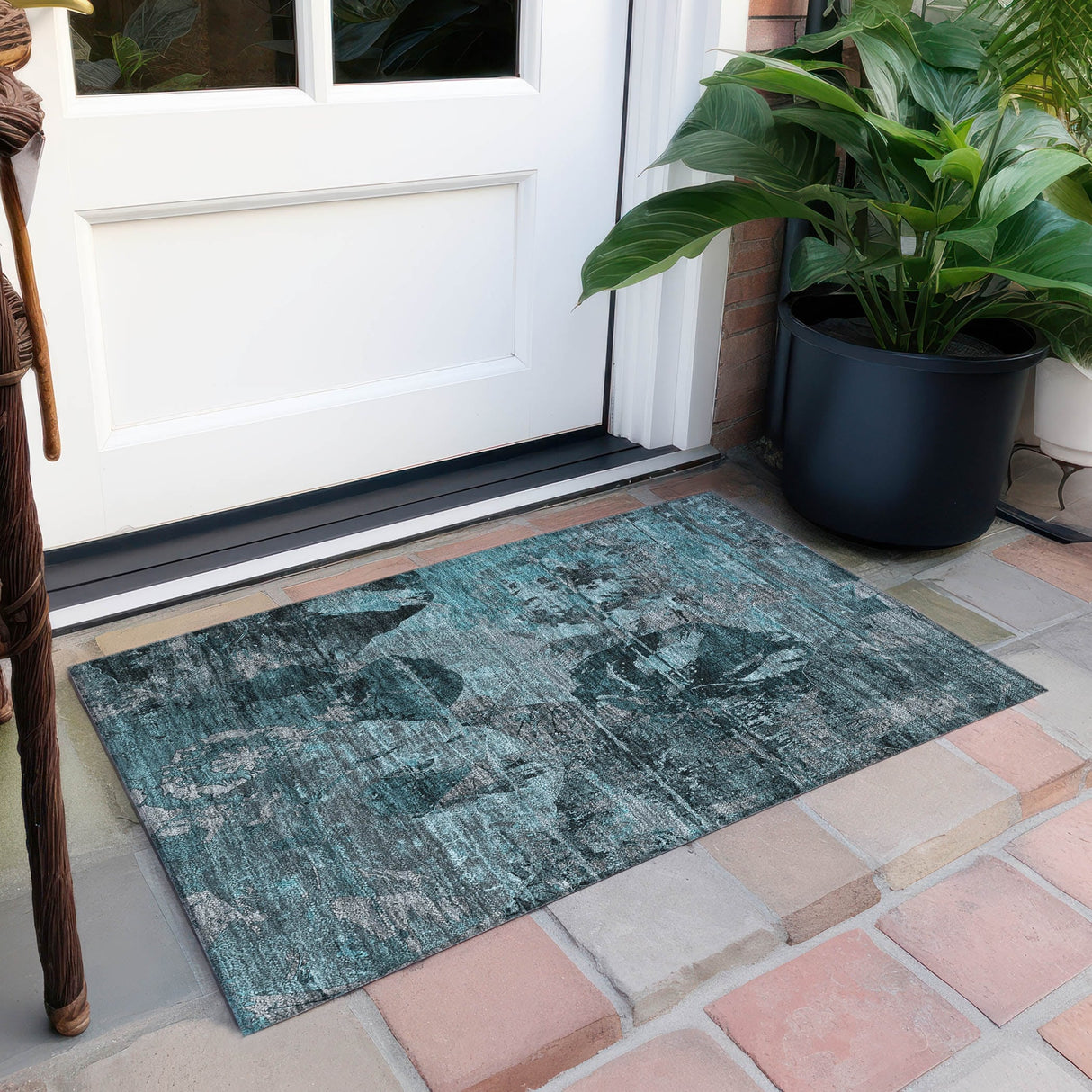 Machine Washable Indoor/ Outdoor Abstract Leaves Chantille Rug