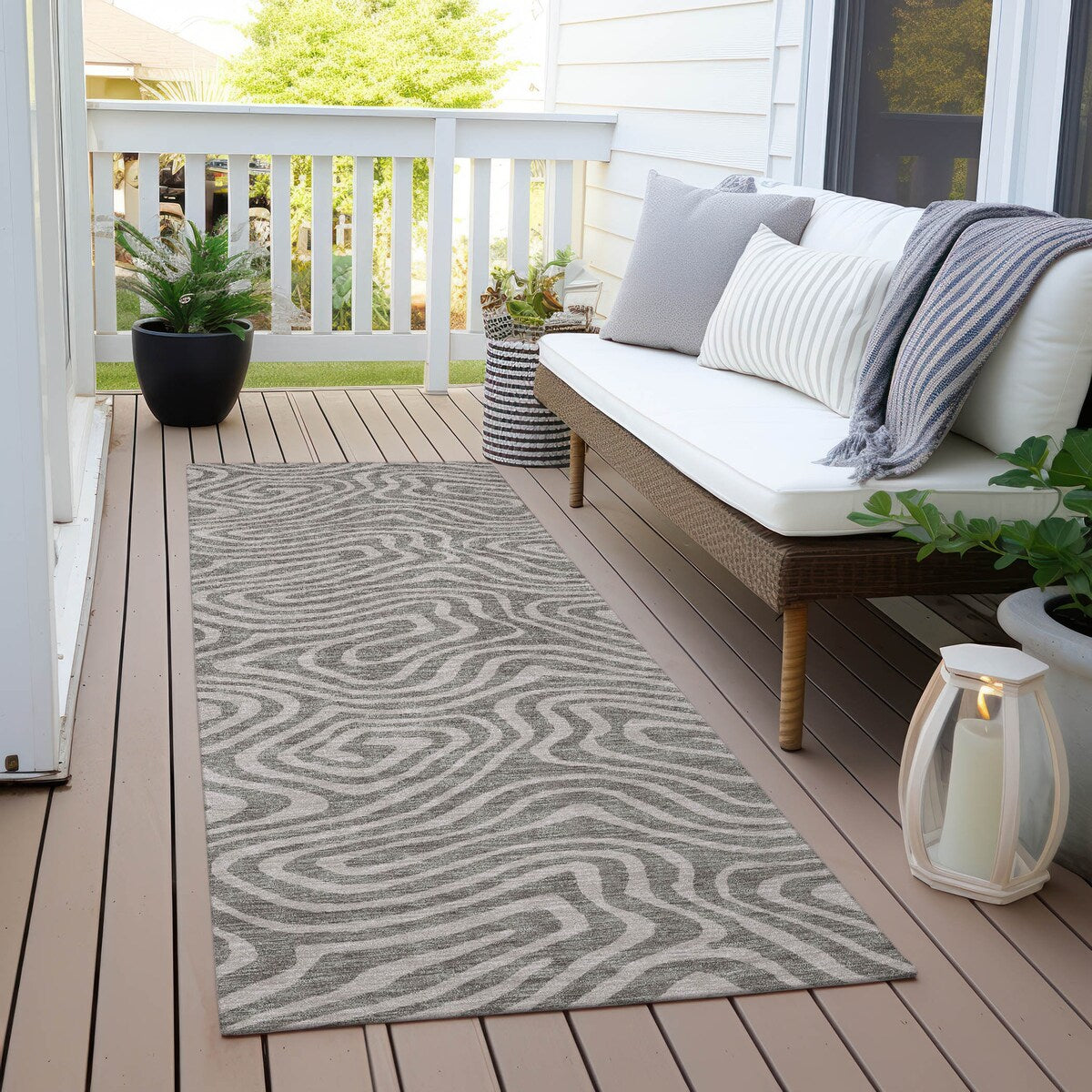 Machine Washable Indoor/ Outdoor Abstract Modern Chantille Rug