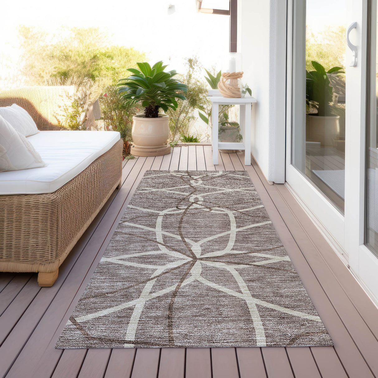 Machine Washable Indoor/ Outdoor Abstract Prism Chantille Rug