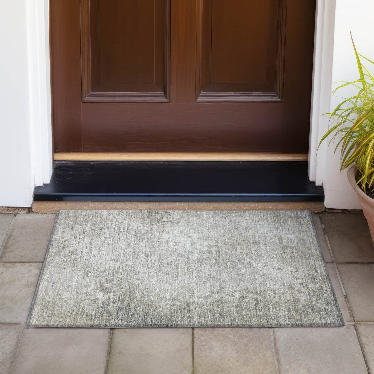 Machine Washable Indoor/ Outdoor Abstract Solid Chantille Rug