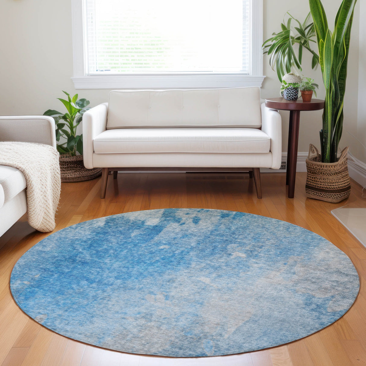 Machine Washable Indoor/ Outdoor Abstract Solid Chantille Rug