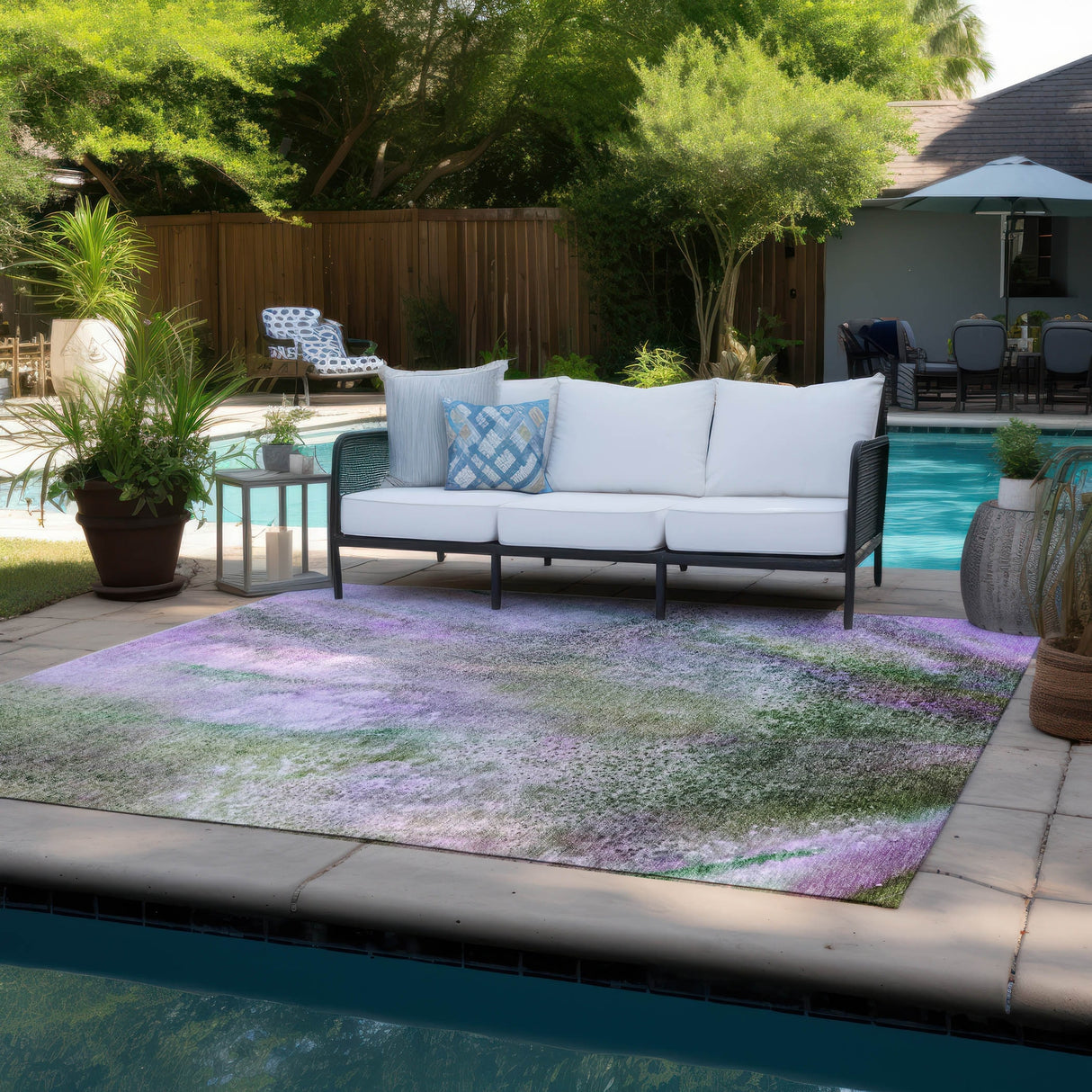 Machine Washable Indoor/ Outdoor Abstract Watercolor Chantille Rug
