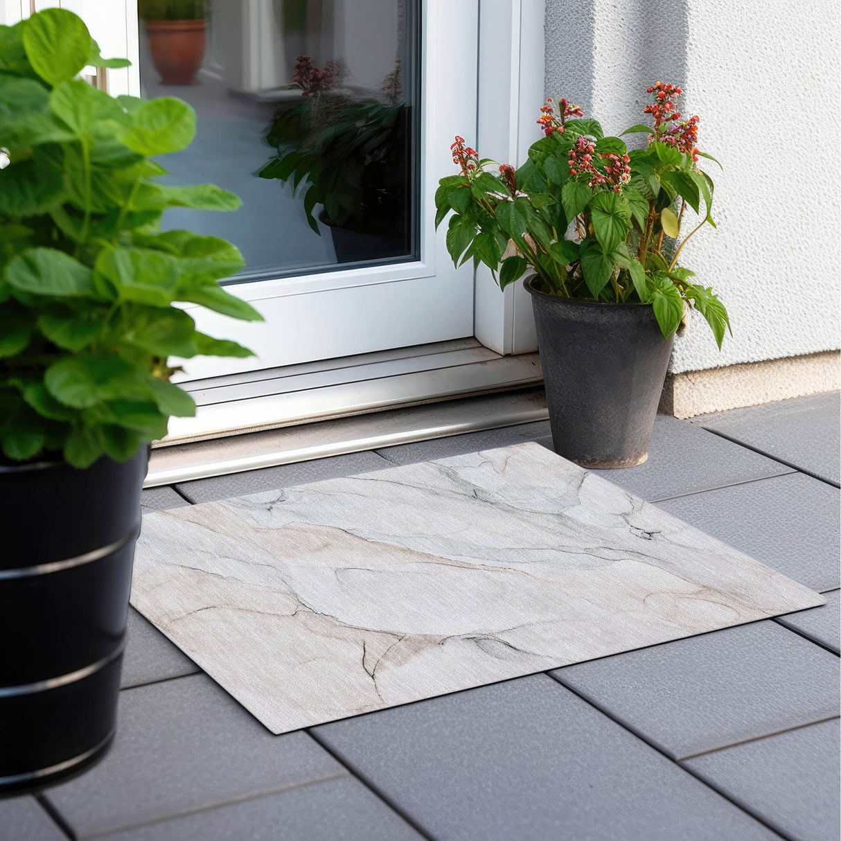 Machine Washable Indoor/ Outdoor Abstract Watercolor Chantille Rug
