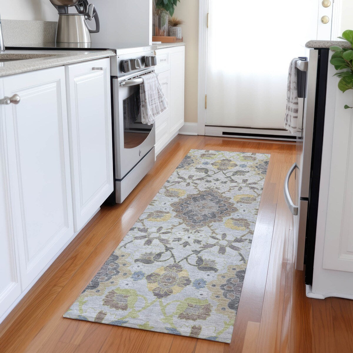 Machine Washable Indoor/ Outdoor Boho Traditional Chantille Rug