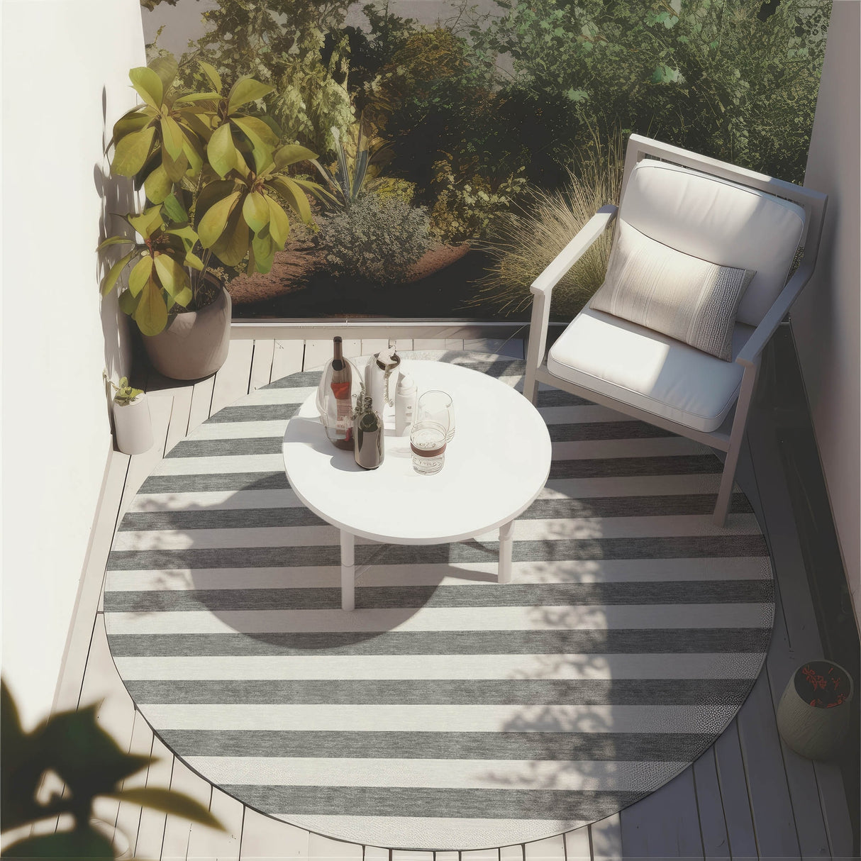 Machine Washable Indoor/ Outdoor Cabana Stripe Chantille Rug