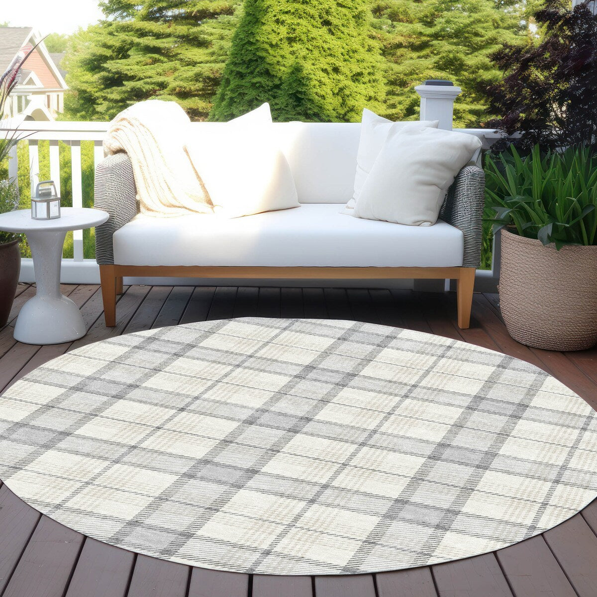Machine Washable Indoor/ Outdoor Casual Plaid Chantille Rug