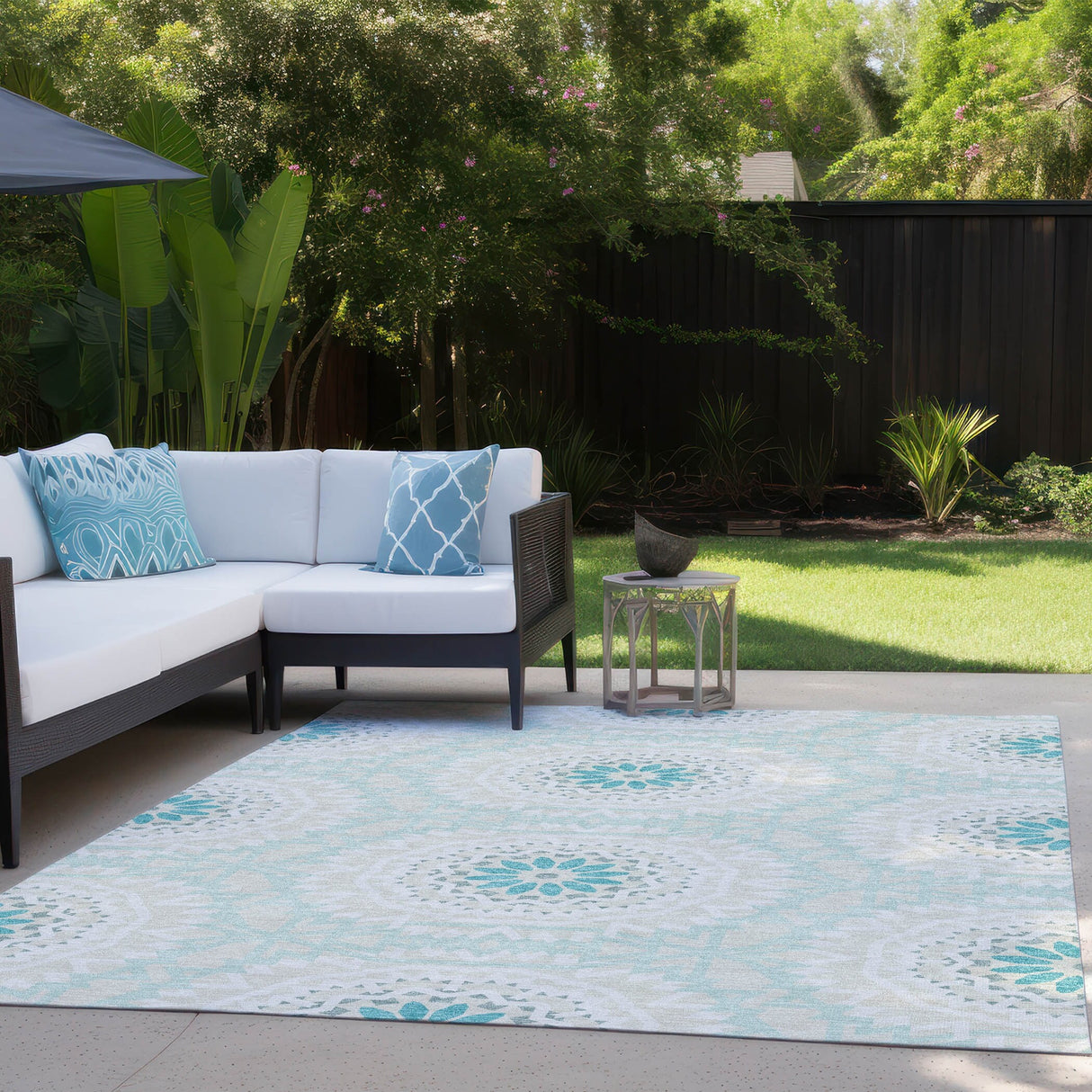 Machine Washable Indoor/ Outdoor Chantille Boho Global Rug