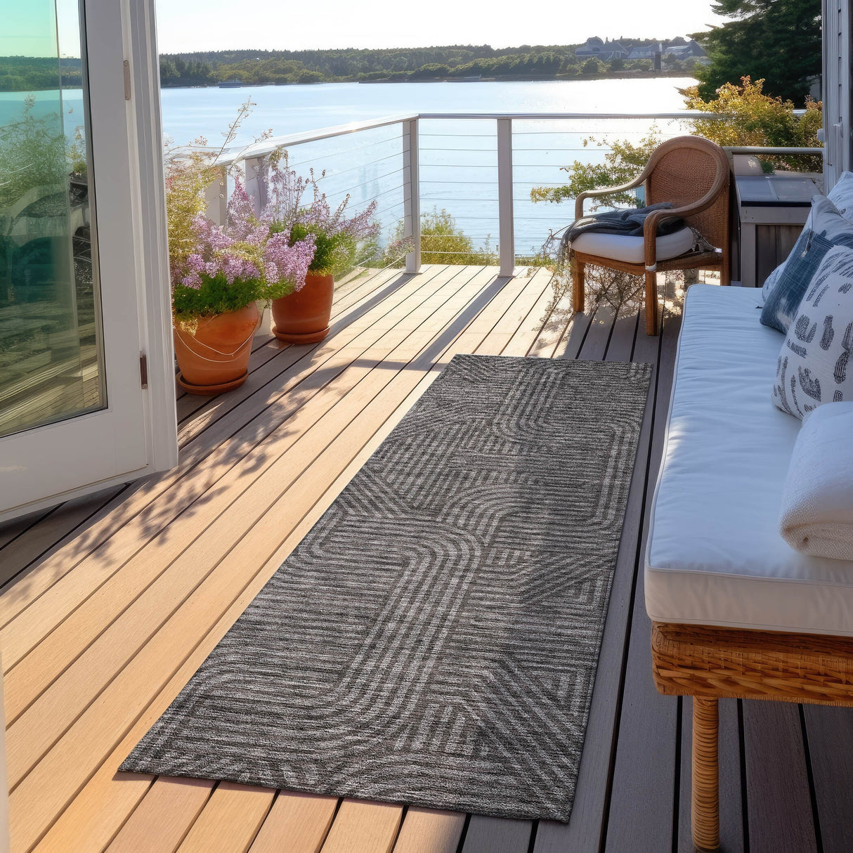 Machine Washable Indoor/ Outdoor Chantille Contemporary Geo Rug
