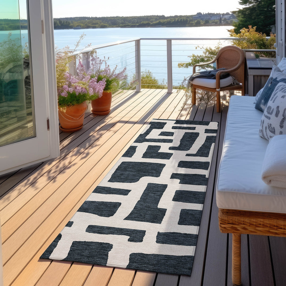 Machine Washable Indoor/ Outdoor Chantille Contemporary Geo Rug