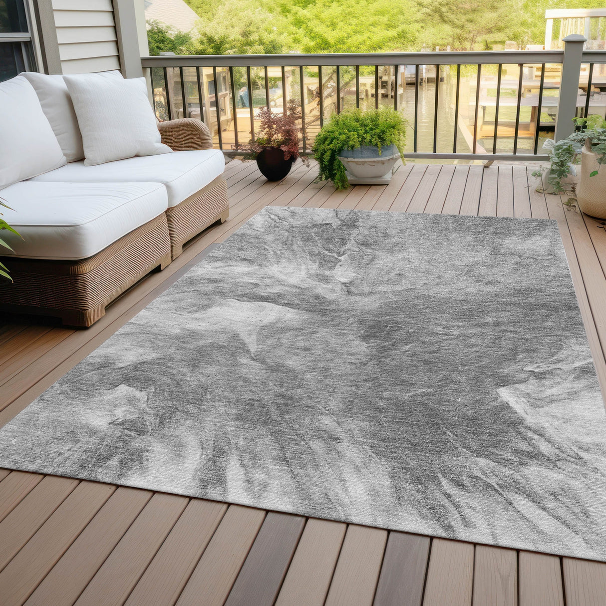 Machine Washable Indoor/ Outdoor Chantille Contemporary Splash Rug