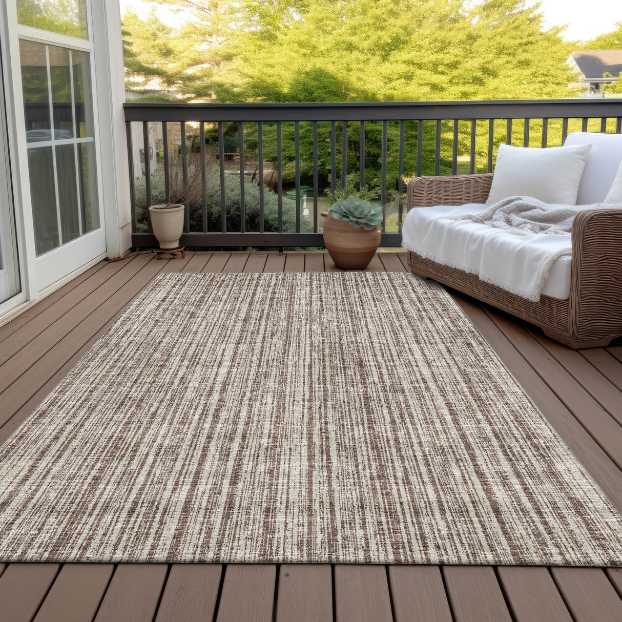 Machine Washable Indoor/ Outdoor Chantille Contemporary Stripes Rug