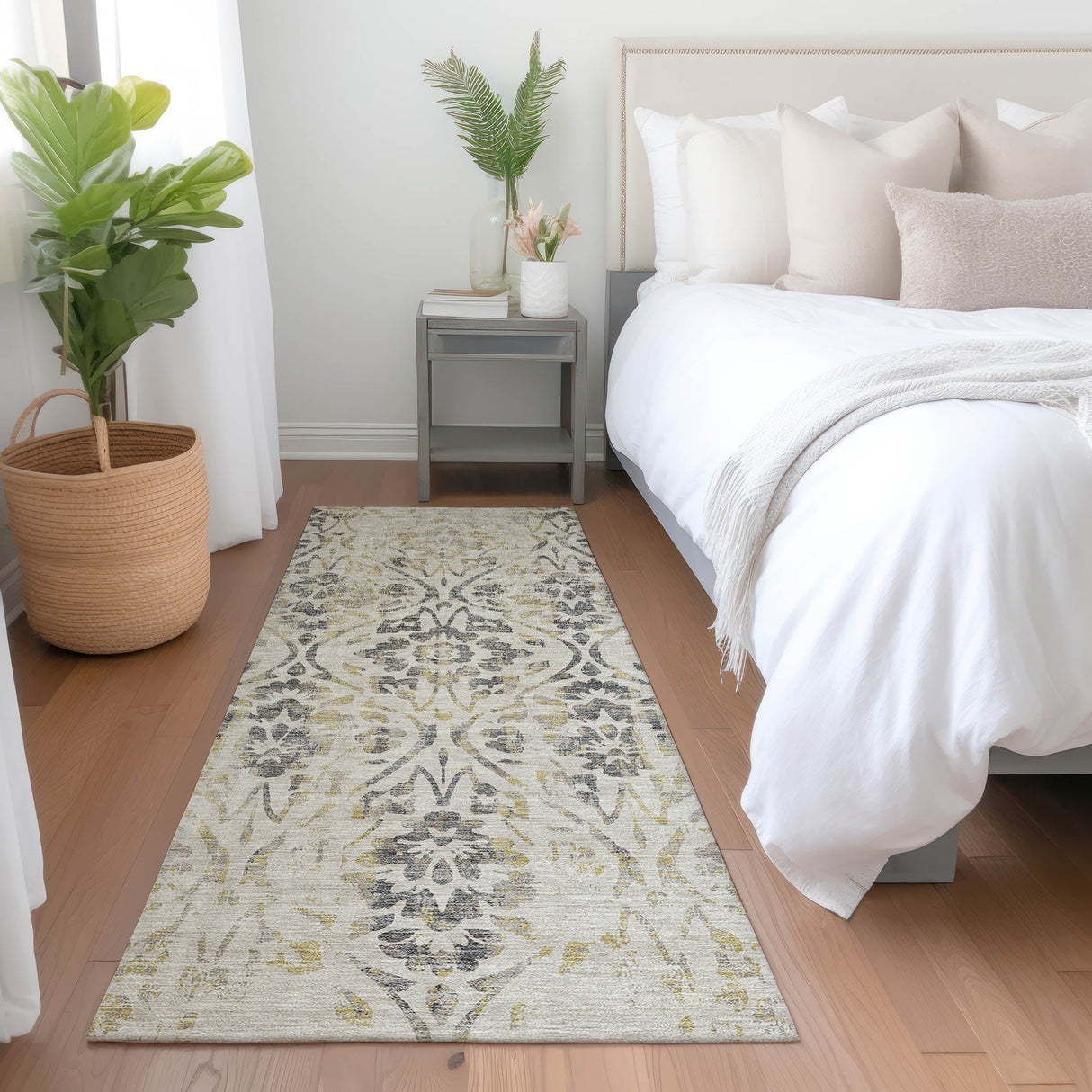 Machine Washable Indoor/ Outdoor Chantille Distressed Traditional Rug