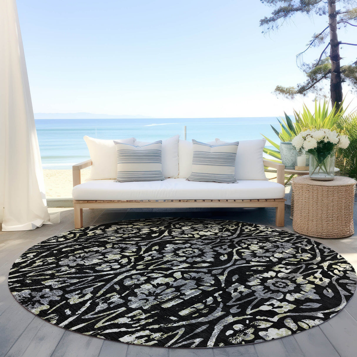 Machine Washable Indoor/ Outdoor Chantille Distressed Traditional Rug