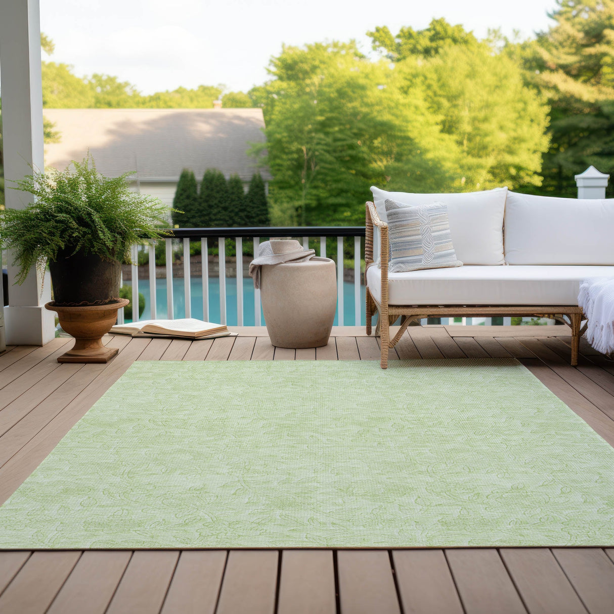 Machine Washable Indoor/ Outdoor Chantille Floral Farmhouse Rug