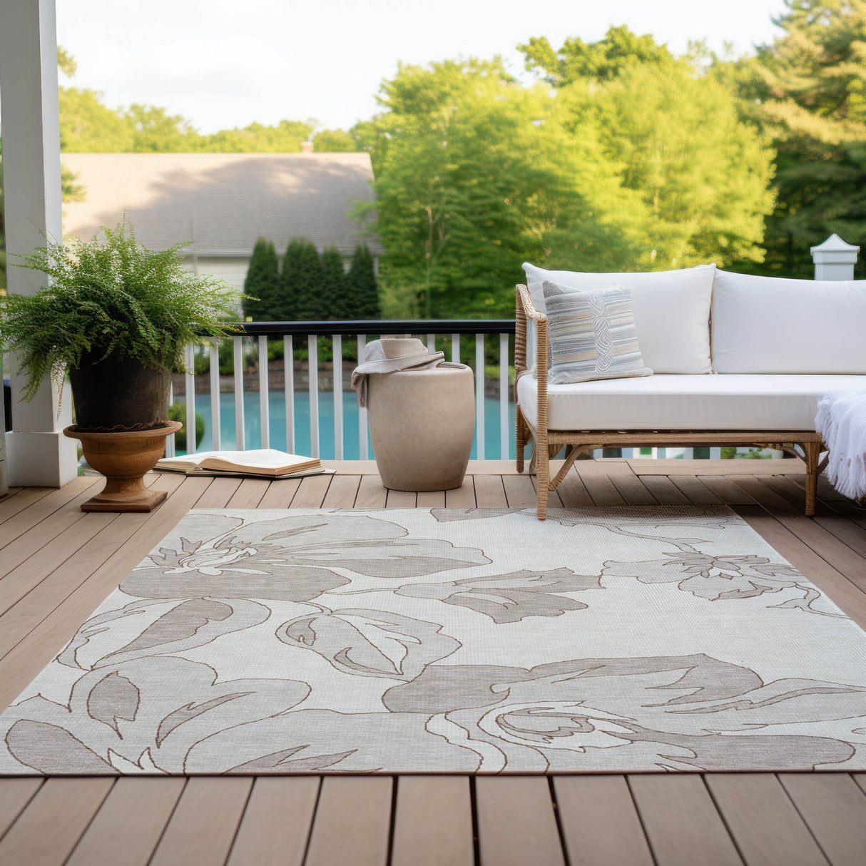 Machine Washable Indoor/ Outdoor Chantille Floral Rug