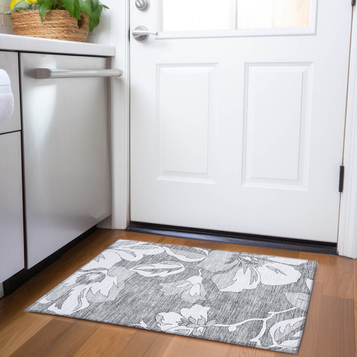 Machine Washable Indoor/ Outdoor Chantille Floral Rug