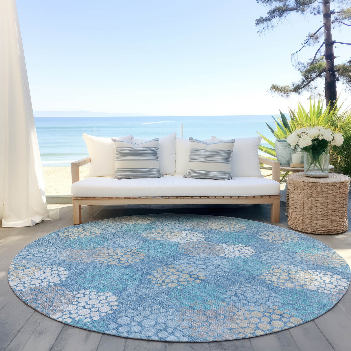 Machine Washable Indoor/ Outdoor Chantille Modern Bubbles Rug