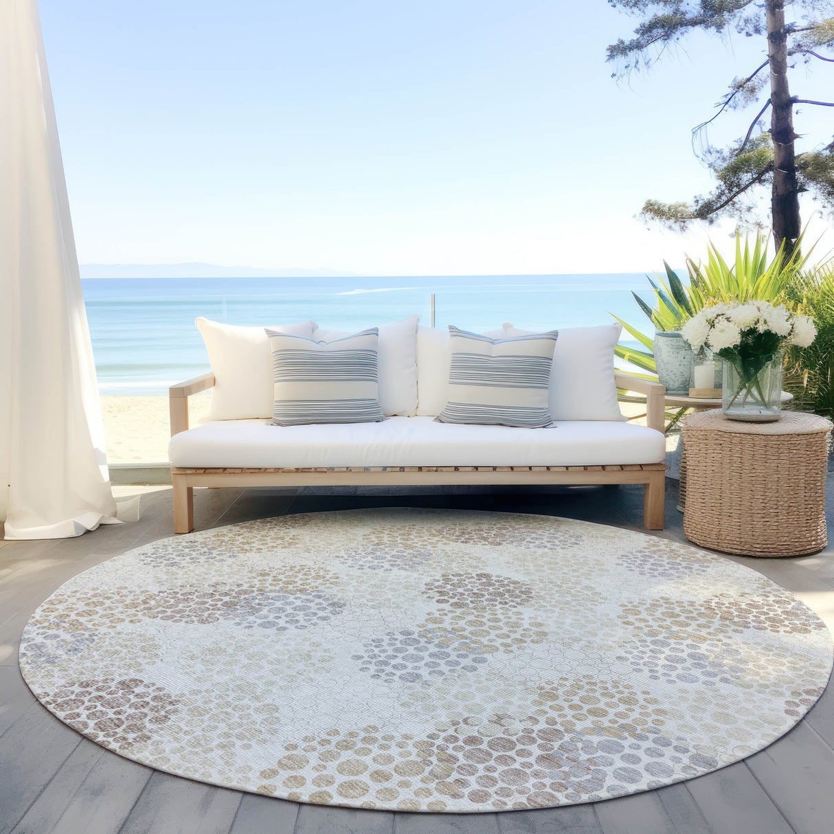 Machine Washable Indoor/ Outdoor Chantille Modern Bubbles Rug