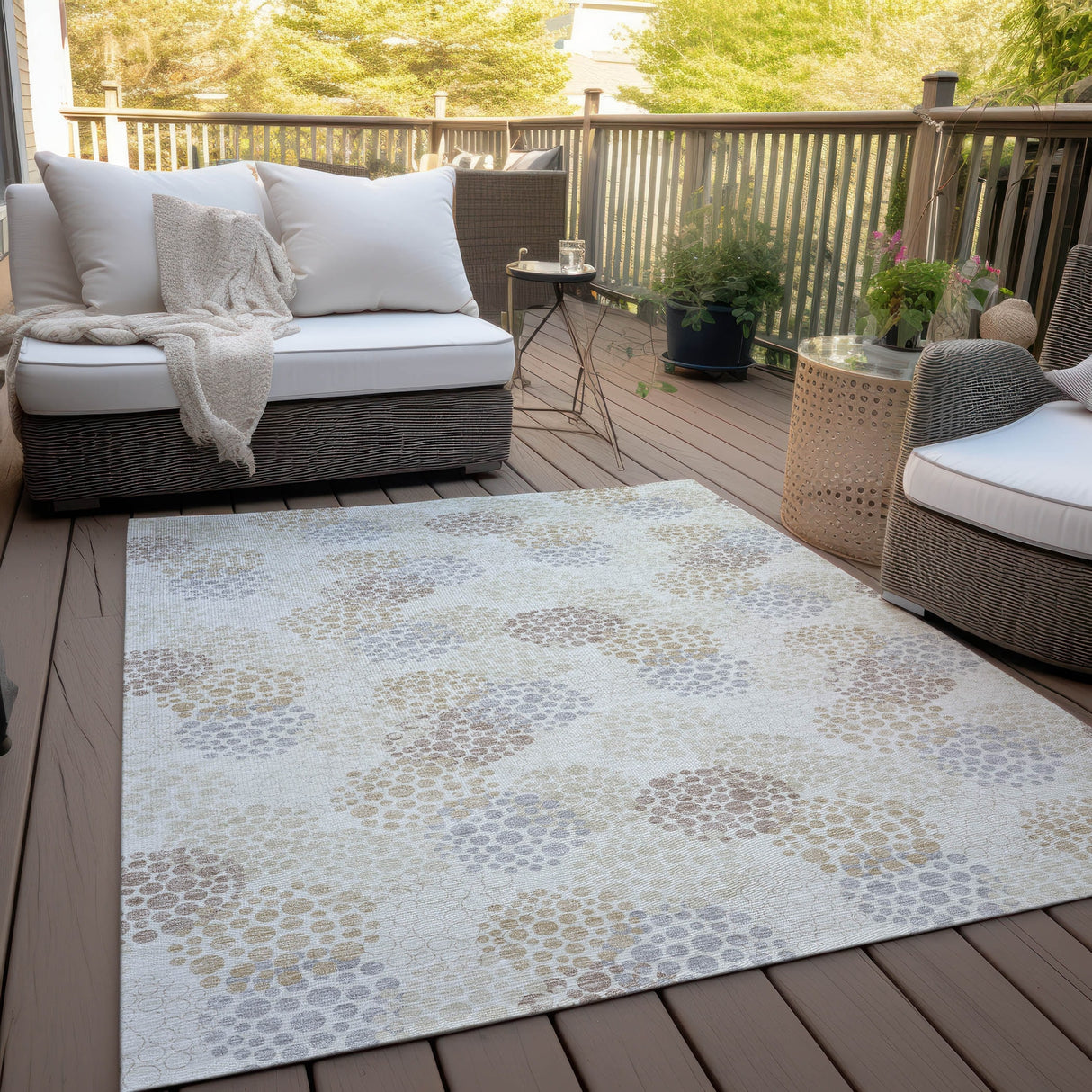 Machine Washable Indoor/ Outdoor Chantille Modern Bubbles Rug