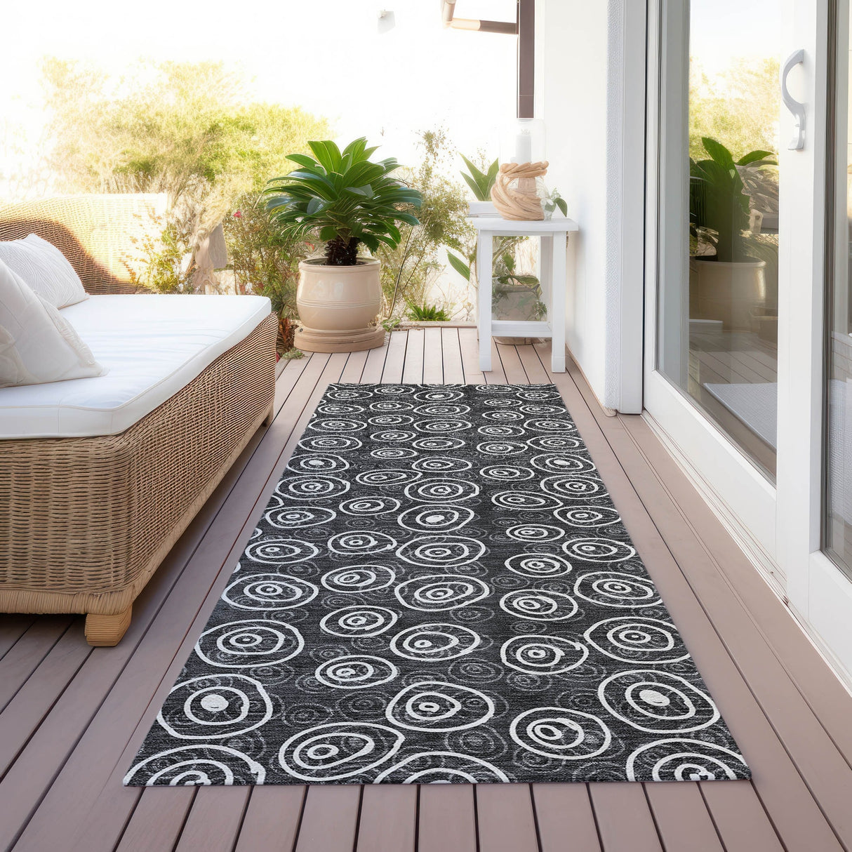 Machine Washable Indoor/ Outdoor Chantille Modern Bubbles Rug