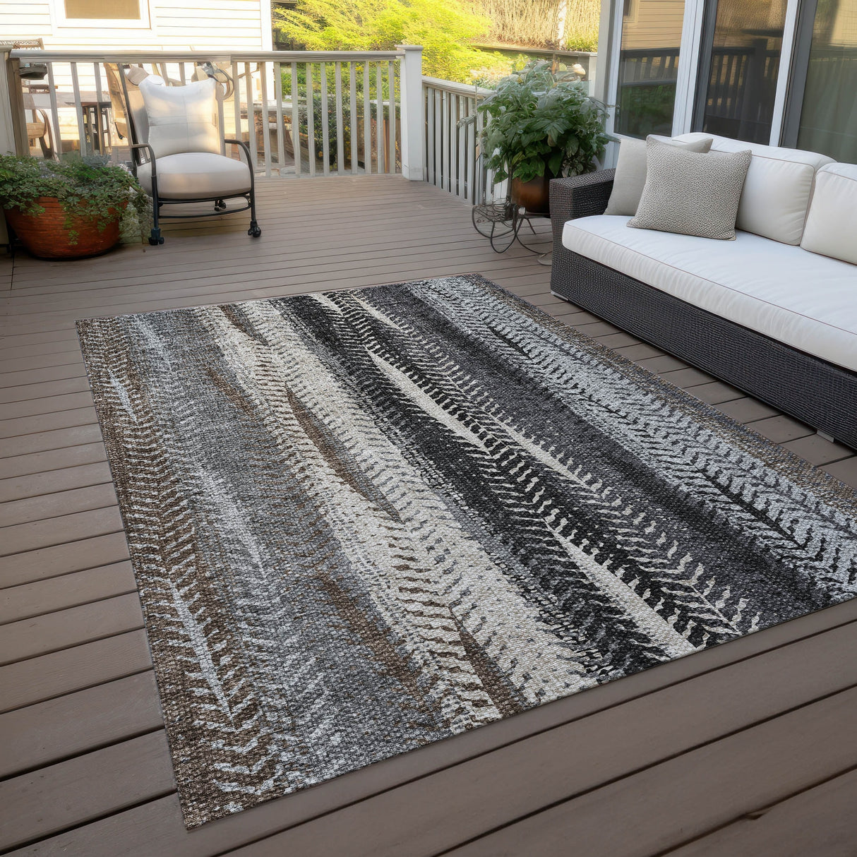 Machine Washable Indoor/ Outdoor Chantille Modern Imprints Rug