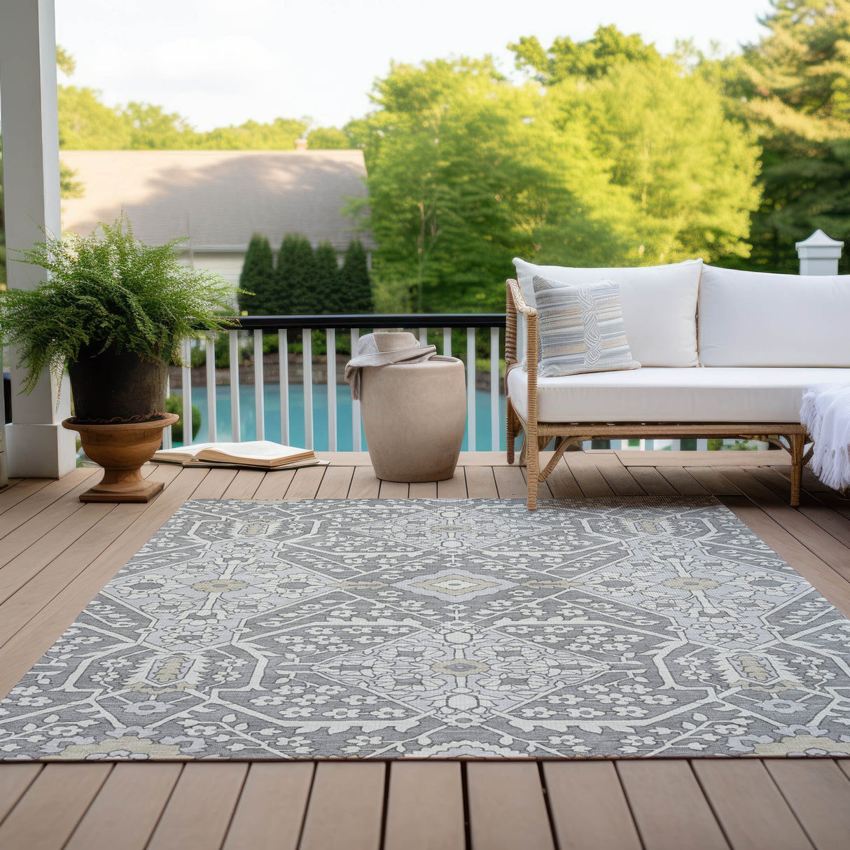 Machine Washable Indoor/ Outdoor Chantille Traditional Rug