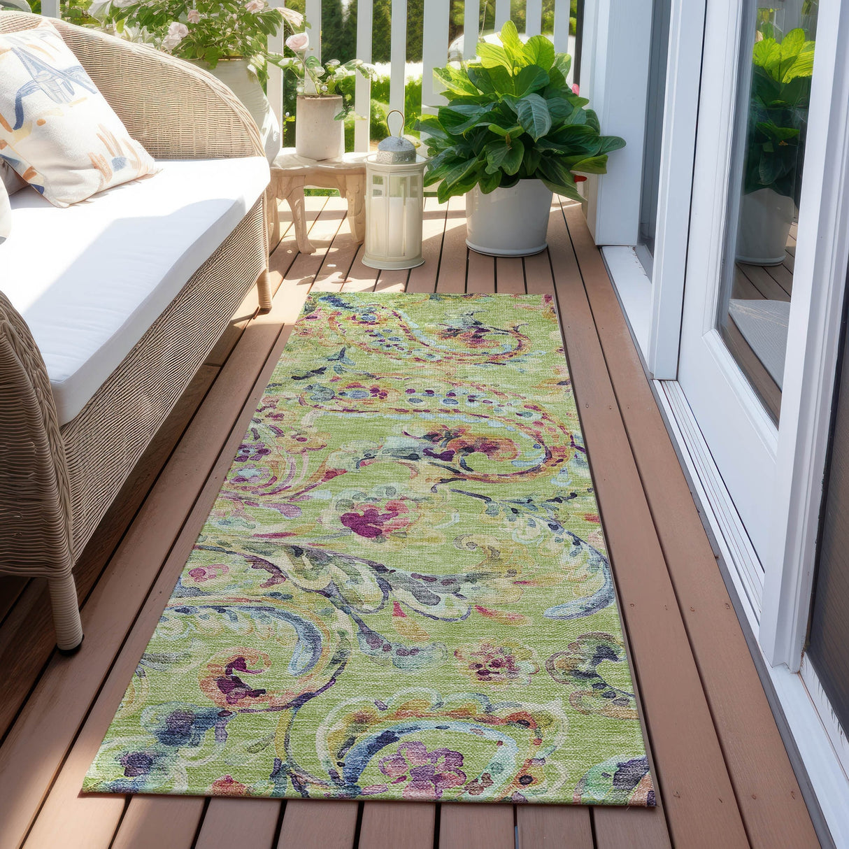 Machine Washable Indoor/ Outdoor Chantille Traditional Scroll Rug