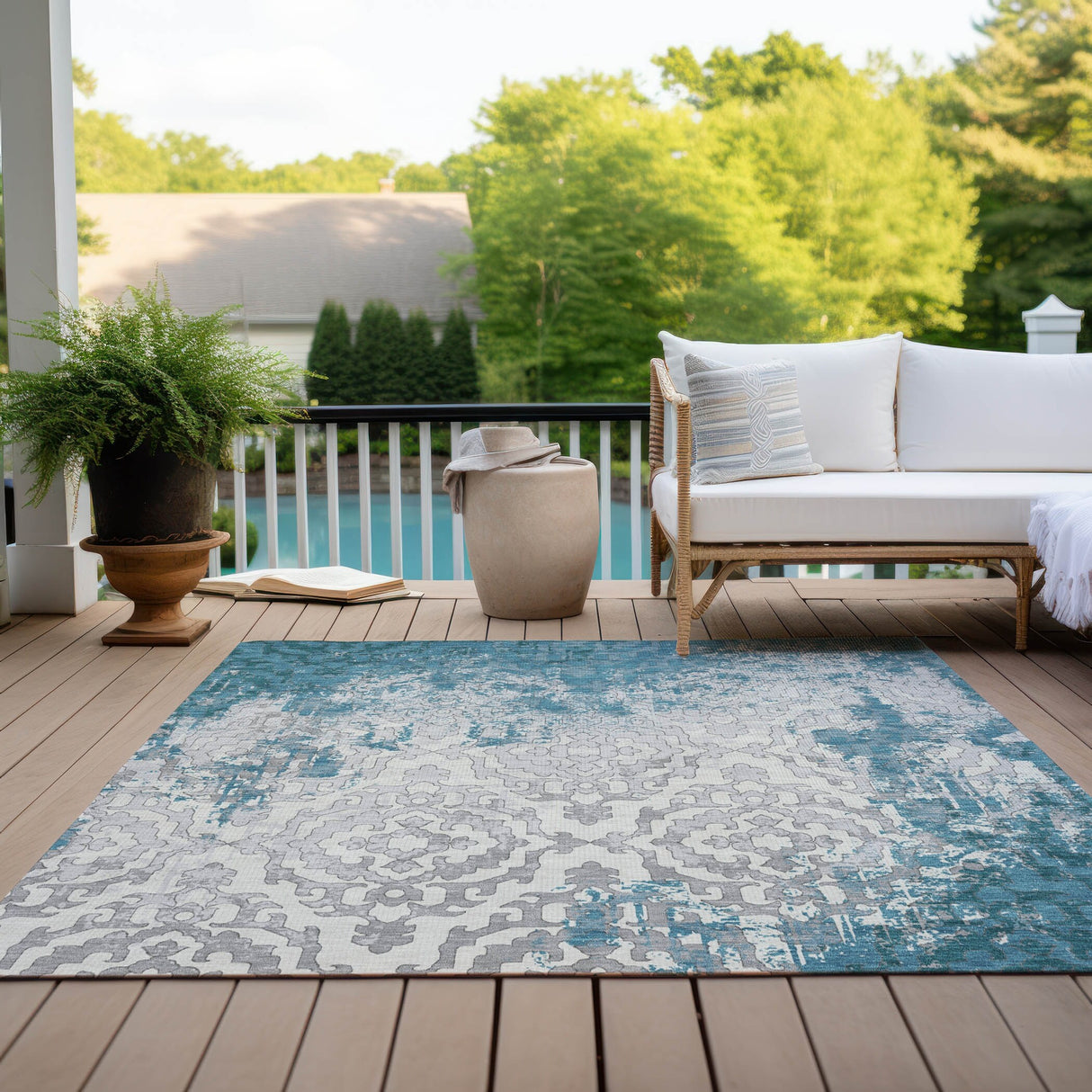 Machine Washable Indoor/ Outdoor Chantille Transitional Rug