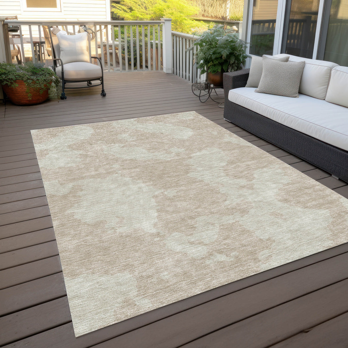 Machine Washable Indoor/ Outdoor Contemporary Abstract Chantille Rug