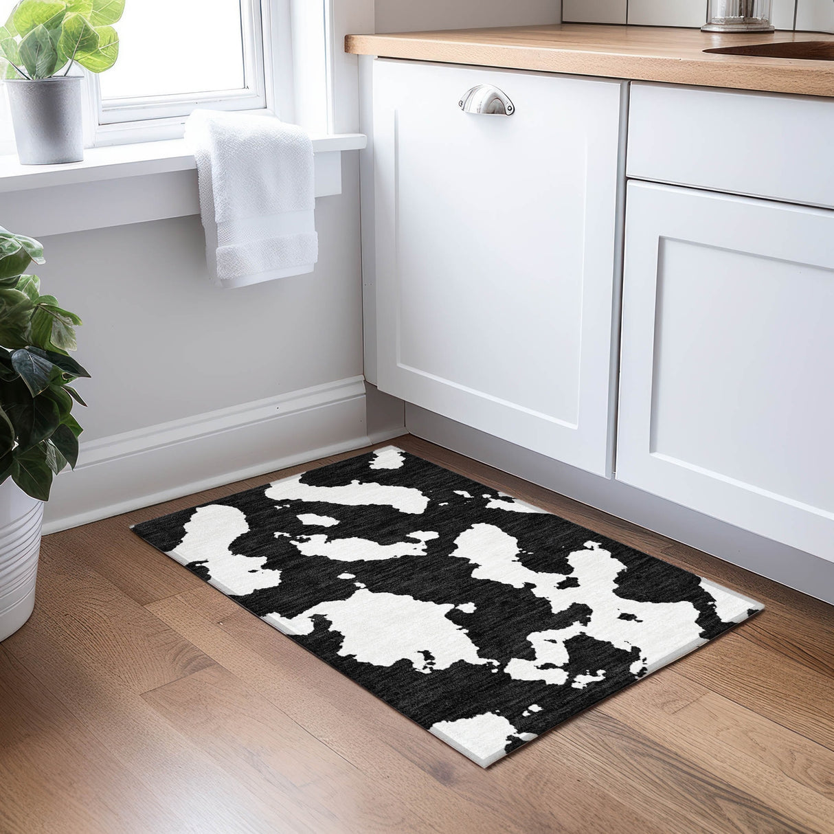 Machine Washable Indoor/ Outdoor Contemporary Abstract Chantille Rug