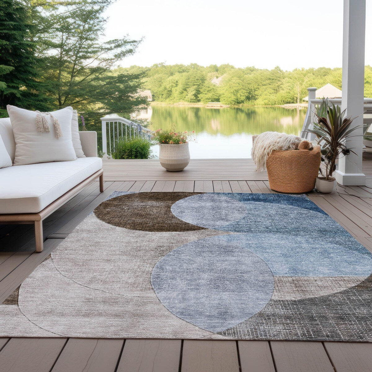 Machine Washable Indoor/ Outdoor Contemporary Deco Chantille Rug