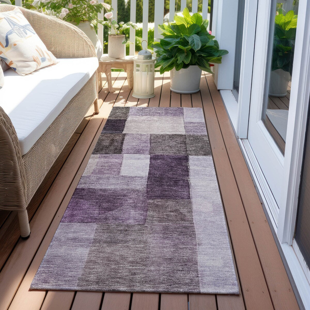 Machine Washable Indoor/ Outdoor Contemporary Geo Chantille Rug