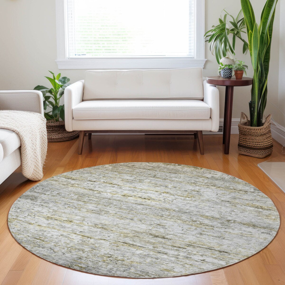 Machine Washable Indoor/ Outdoor Contemporary Solid Chantille Rug