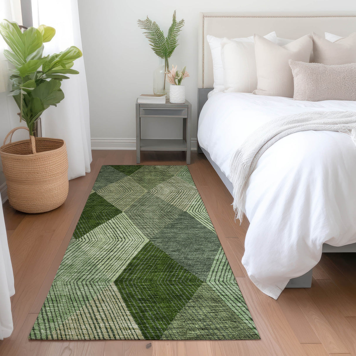 Machine Washable Indoor/ Outdoor Diamond Stripes Chantille Rug