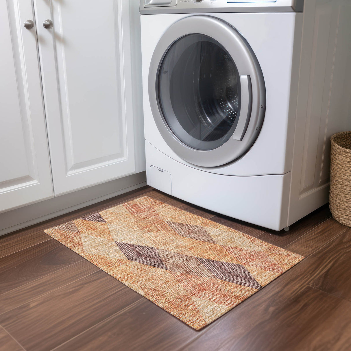 Machine Washable Indoor/ Outdoor Diamond Stripes Chantille Rug