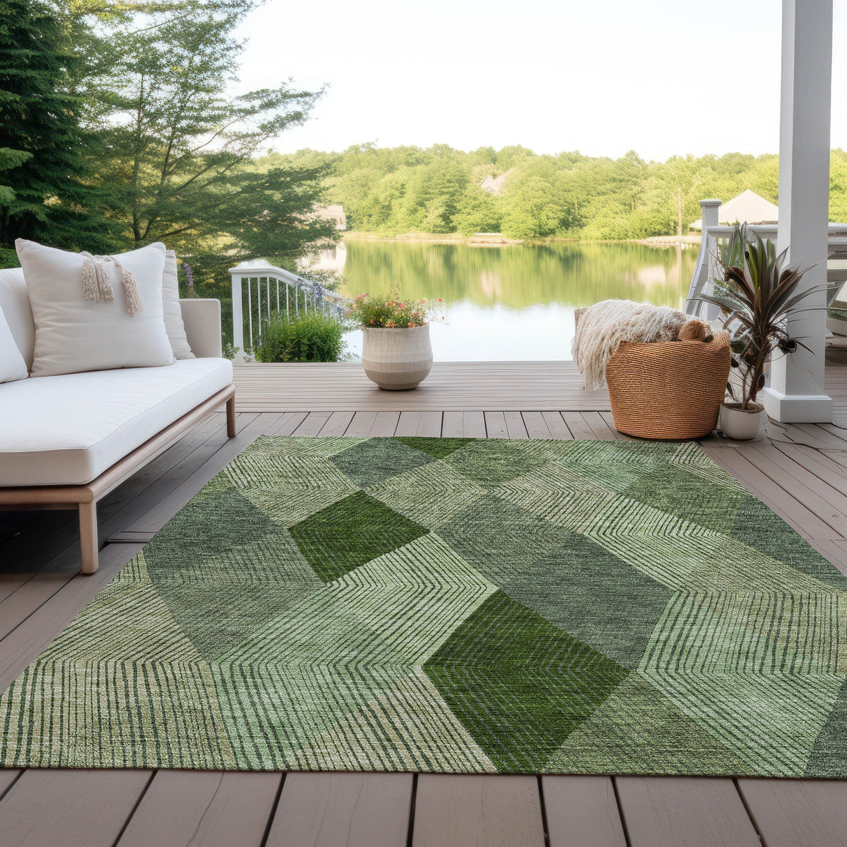 Machine Washable Indoor/ Outdoor Diamond Stripes Chantille Rug