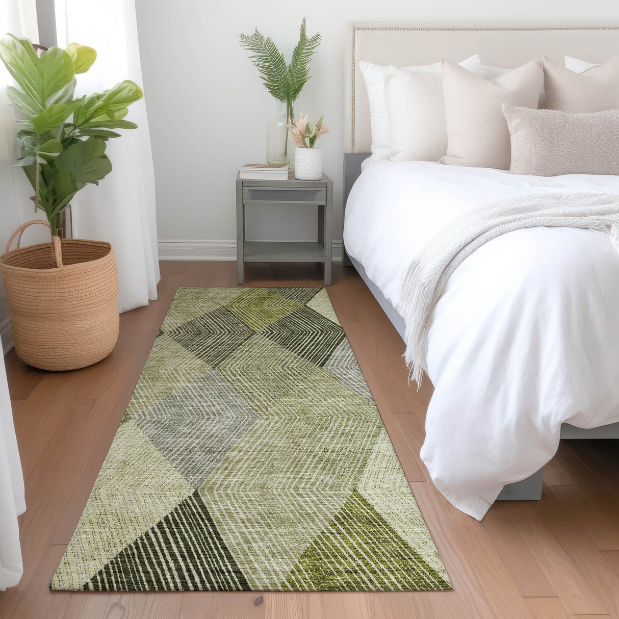 Machine Washable Indoor/ Outdoor Diamond Stripes Chantille Rug