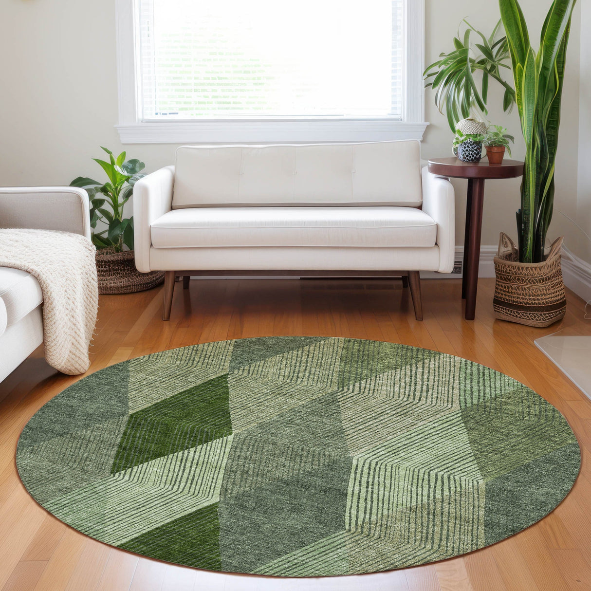 Machine Washable Indoor/ Outdoor Diamond Stripes Chantille Rug