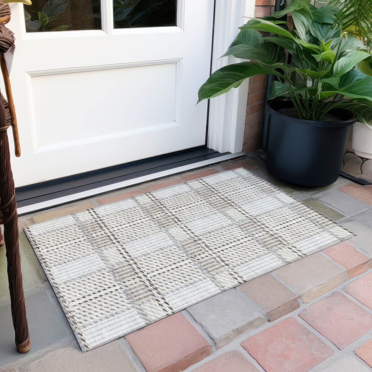 Machine Washable Indoor/ Outdoor Geometric Stripe Chantille Rug